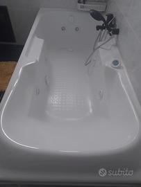 Vasca idromassaggio 