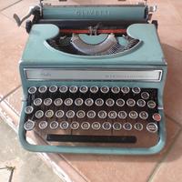 macchina da scrivere Olivetti 