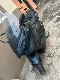 Yamaha tmax 560