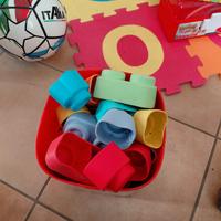 gioco montessori e cubi gommosi