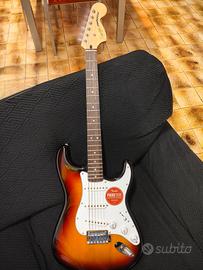 CHITARRA ELETTRICA SQUIER Affinity Series Stratoca