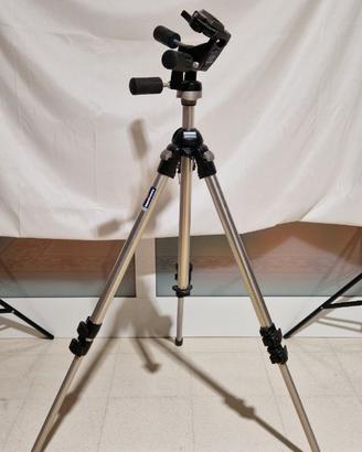 Treppiede Manfrotto 055PRO con testa 3 vie