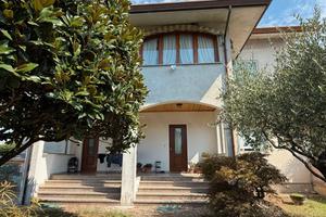 Appartamento in bifamiliare con garage doppio