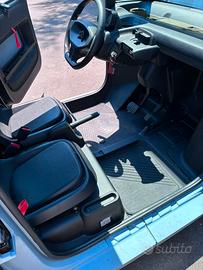 Quadriciclo elettrico Citroen ami