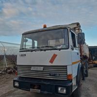 Camion Fiat 130 Con Gru