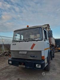 Camion Fiat 130 Con Gru