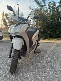 Honda SH125 Grigio - 2025 - 3050 Km - Pari a nuovo