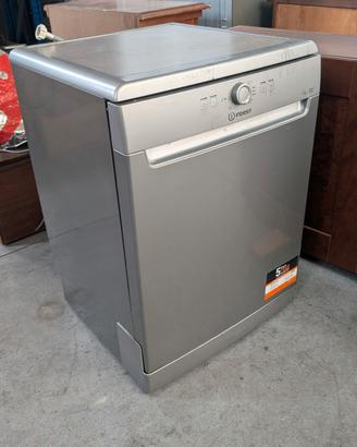 Lavastoviglie Indesit