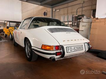 Porsche 2.2 E Targa