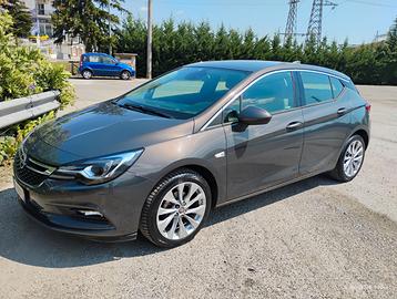 Autovettura Opel Astra
