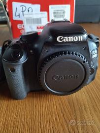 Canon  Eos 600D con custodia e accessori