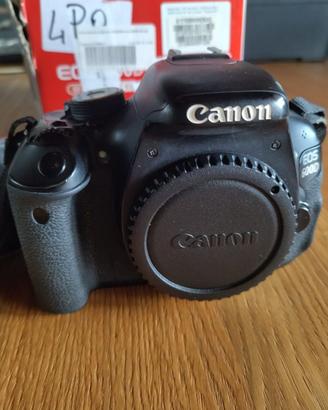 Canon  Eos 600D con custodia e accessori