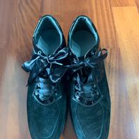 Sneaker “Hogan” scamosciate, in vera pelle
