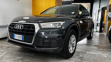 AUDI Q5 35 TDI quattro S tronic Business Sport