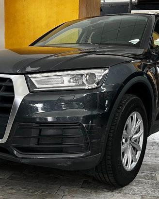 AUDI Q5 35 TDI quattro S tronic Business Sport