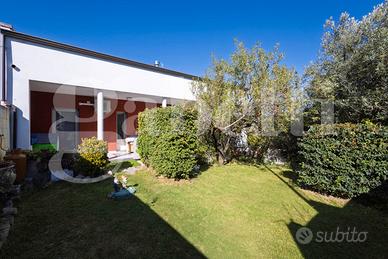 Rifinita Villa su lotto di 700 mq