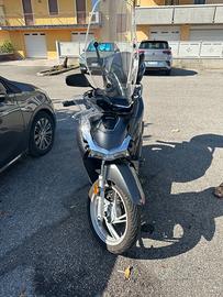 Honda Sh 150 i incidentato