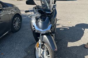Honda Sh 150 i incidentato