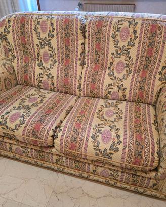 Divano letto a due posti stile classico