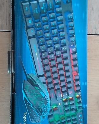 tastiera, mouse e tappetino