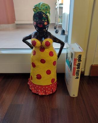 statua  cubana in carta pesta medie dimensioni 