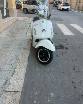 Vespa gts 300