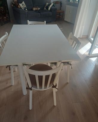 Tavolo bianco legno