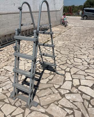 Pompa e scala per piscina fuori terra