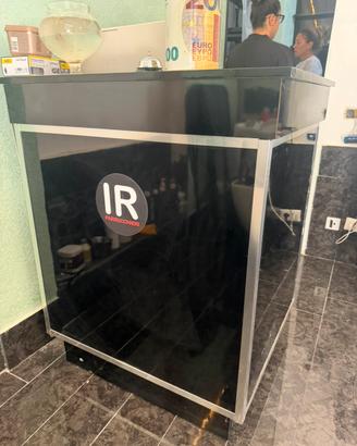 Arredamento per negozio