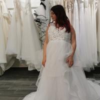 Abito dà sposa ampio a balze