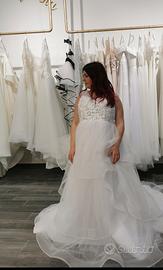 Abito dà sposa ampio a balze