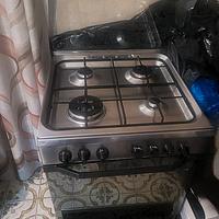 Cucina a gas con forno elettrico