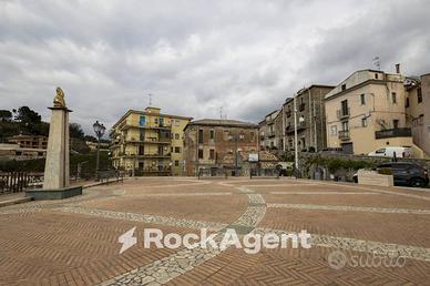 TRILOCALE CON ASCENSORE