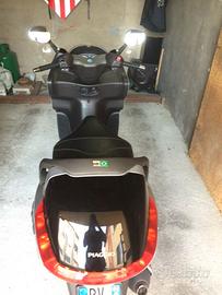 X8 PIAGGIO SCOOTER