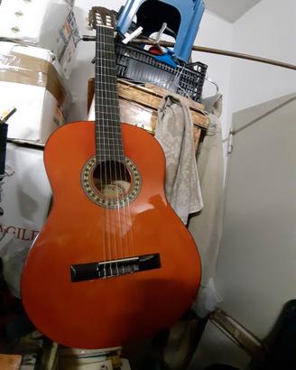 Chitarra classica marca Maxime.