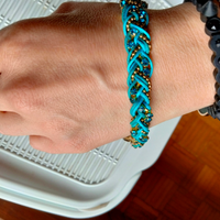 Braccialetto azzurro, con perline e cordoncino