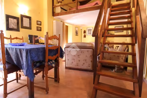 CASA SEMINDIPENDENTE A MAGNANO