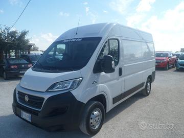 Fiat Ducato furgone medio alto