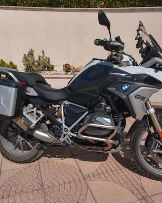 BMW R 1250 GS, anno 2021, pari al nuovo