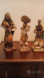 3 statue in cartapesta 