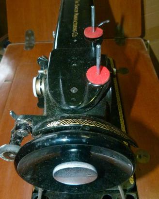 macchina da cucire vintage Singer 306M