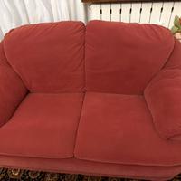 Due divani in alcantara bordeaux