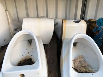 WC gabinetti latrine a installazione sospesa