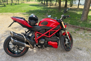 Ducati streetfighter