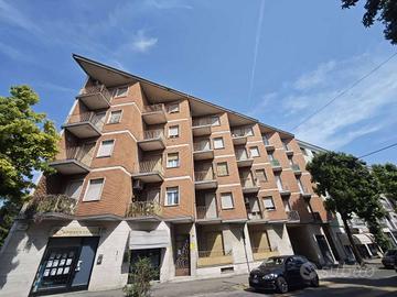 ASTI CORSO SAVONA EURO 69000