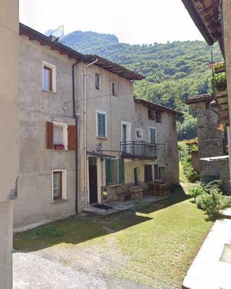 Immobile in asta di 236 m² con 5 locali a Cortenov