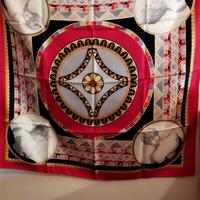 Foulard Loris Azzaro Paris