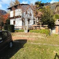 Casa indipendente con giardino