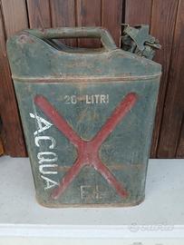 Tanica in ferro antica