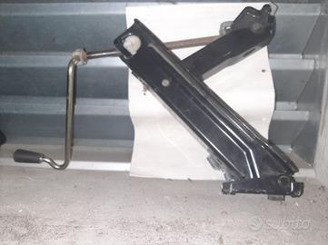 Crick per sollevamento autovettura